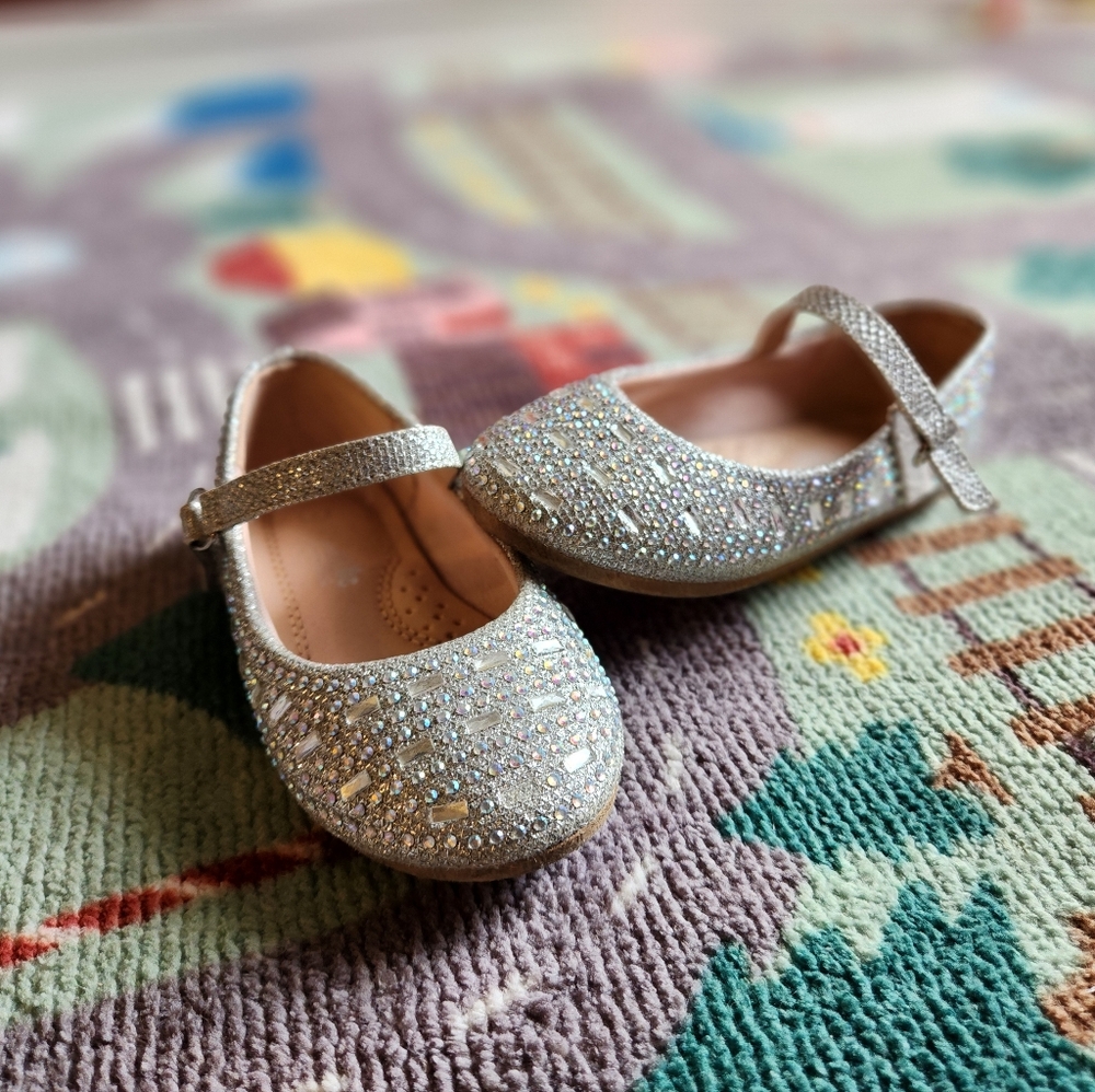 Sparkling Silver Shoes - Size Toddler 7. Perfect for Dressing Up!